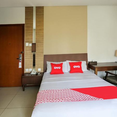 Capital O 1748 Thamrin Condotel Джакарта Экстерьер фото